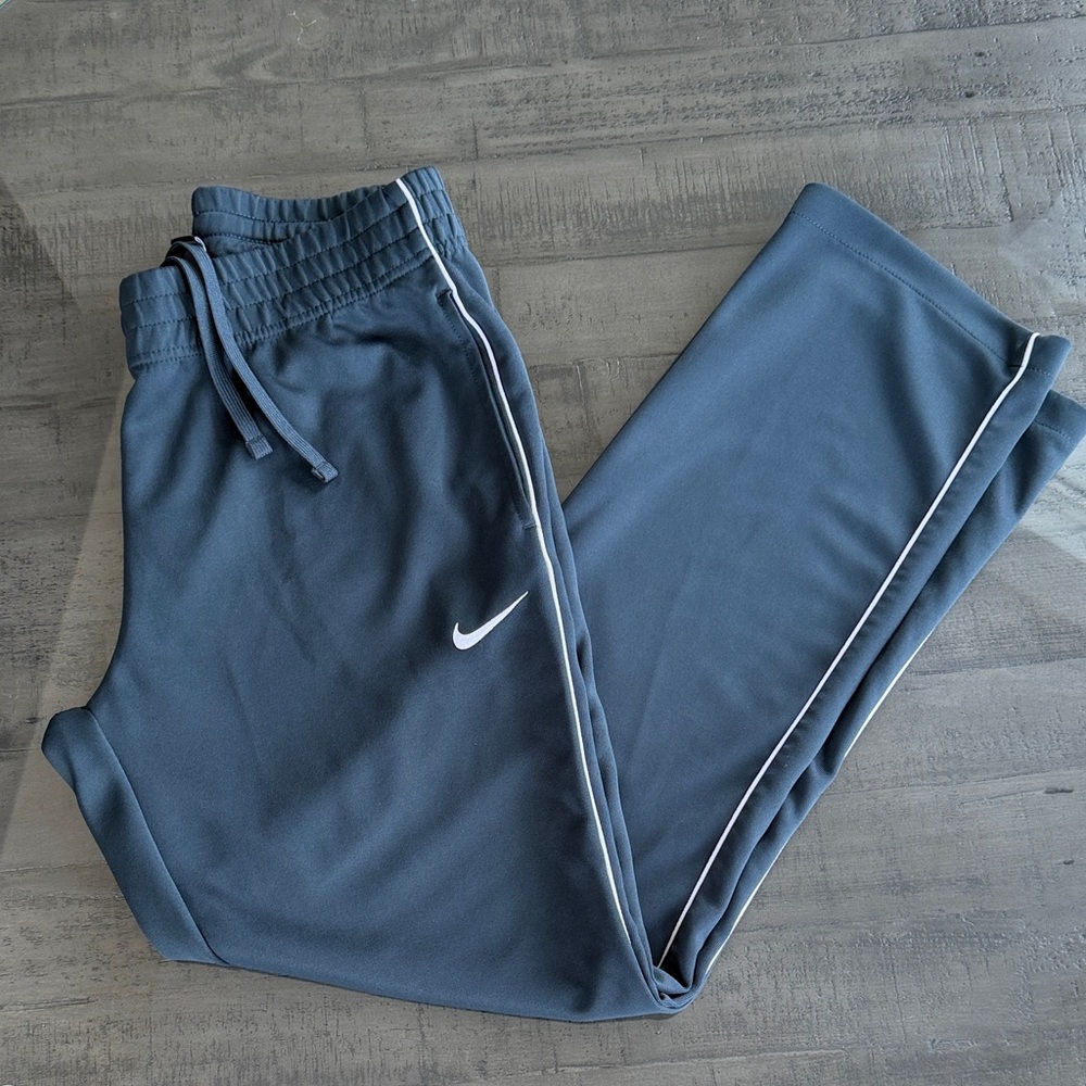 Nike Men's Dark Gray Joggers with White Trim. Embroidered logo. Size M - Picture 9 of 9
